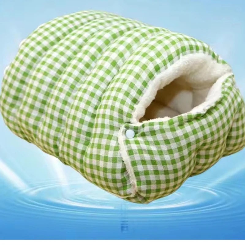 Warm Winter Pet Sleeping Bag – Cozy Bed for Cats & Dogs